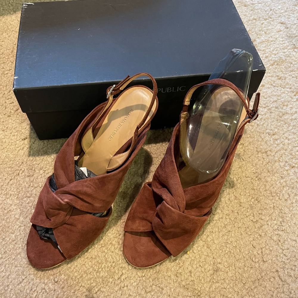 Banana republic suede heel